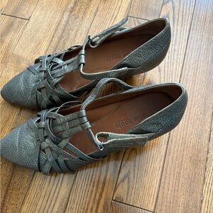 Gently worn Gentle Souls by Kenneth Cole heels